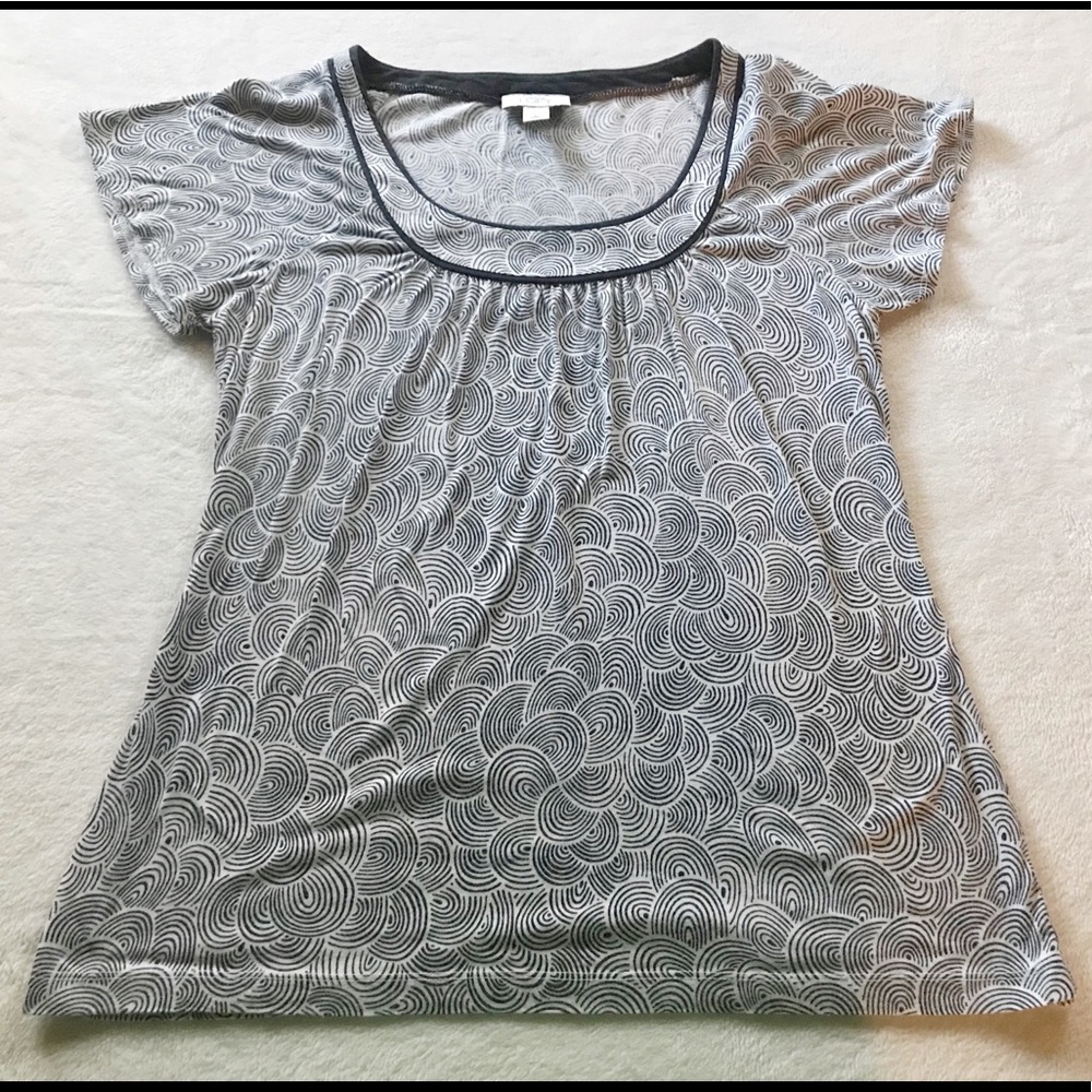 Ann Taylor Loft Black Swirl Round Neckline Large